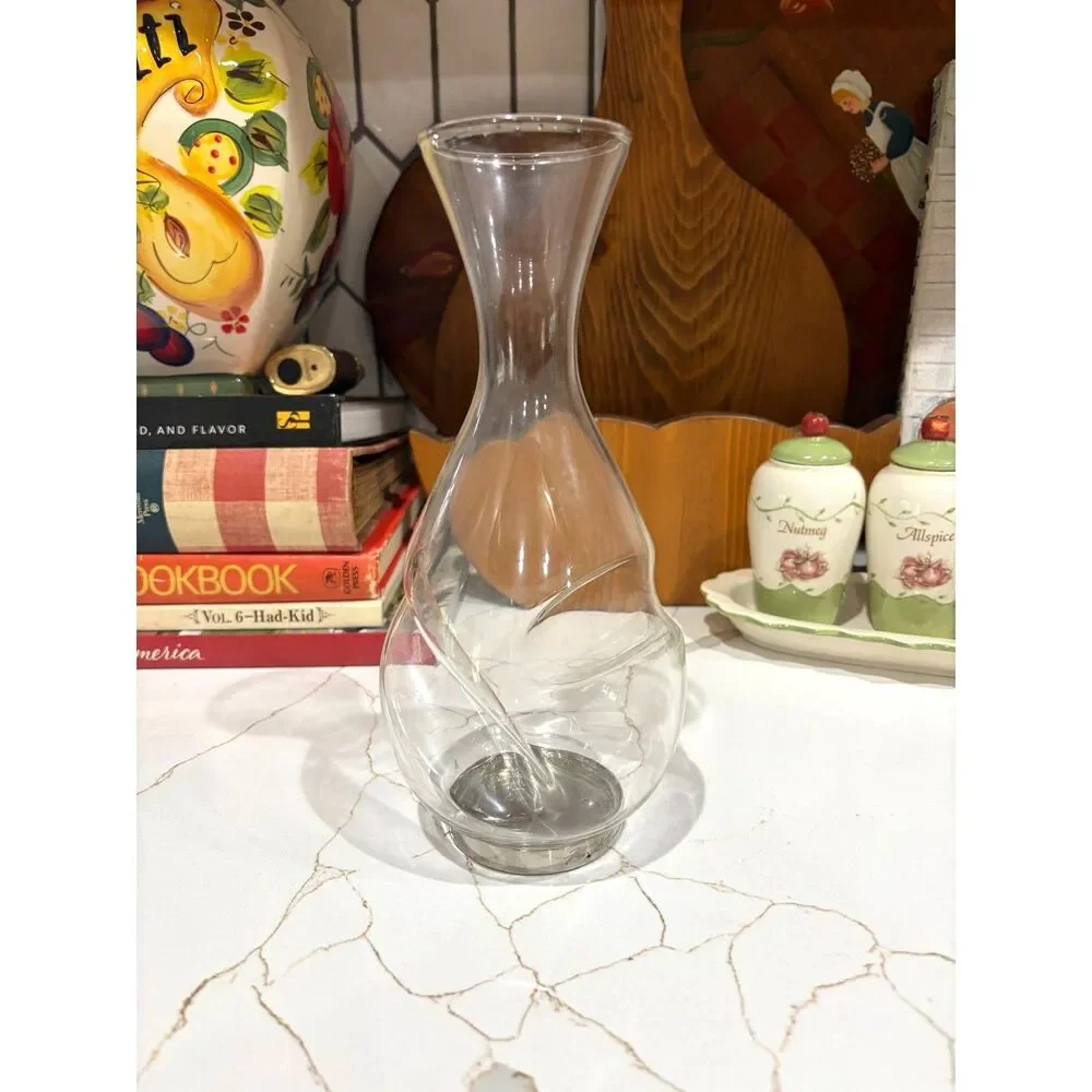 Final Touch Wine Decanter with Aerator Modern Glass Carafe‎ Minimalist Bar Decor
